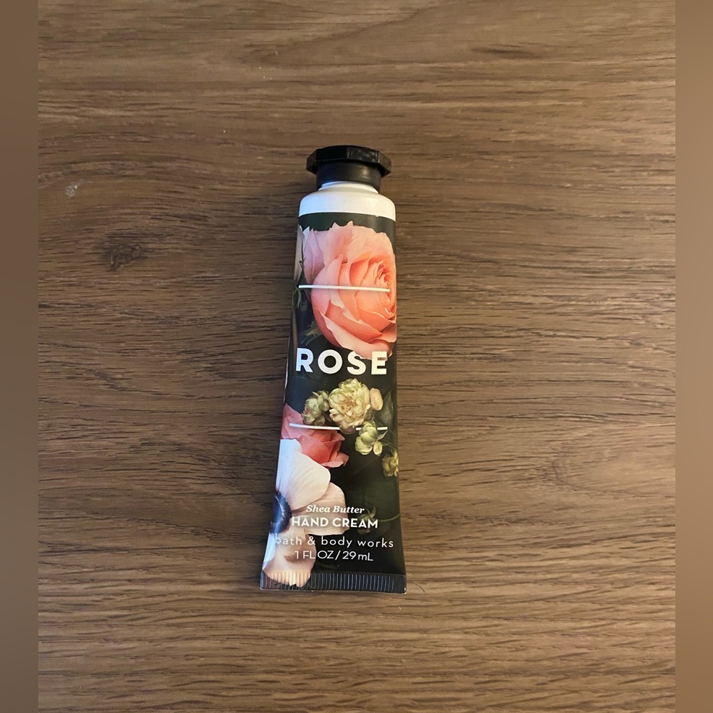 ⭐️⭐️Brand New Bath and Body Works Rose 🌹 Shea butter hand cream